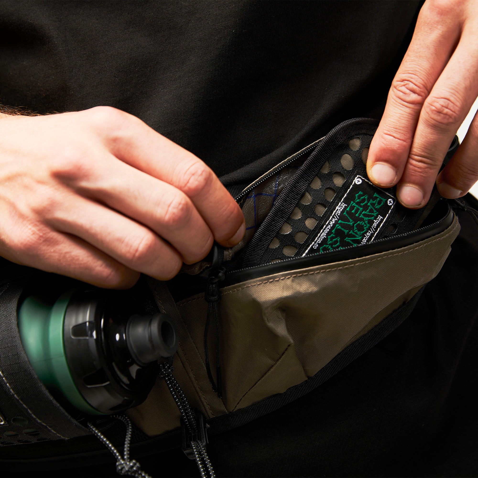 rayon vert sealson ウエストポーチ＆ボトル RAYON VERT x SEALSON SEASON 5 Another product highlight of this