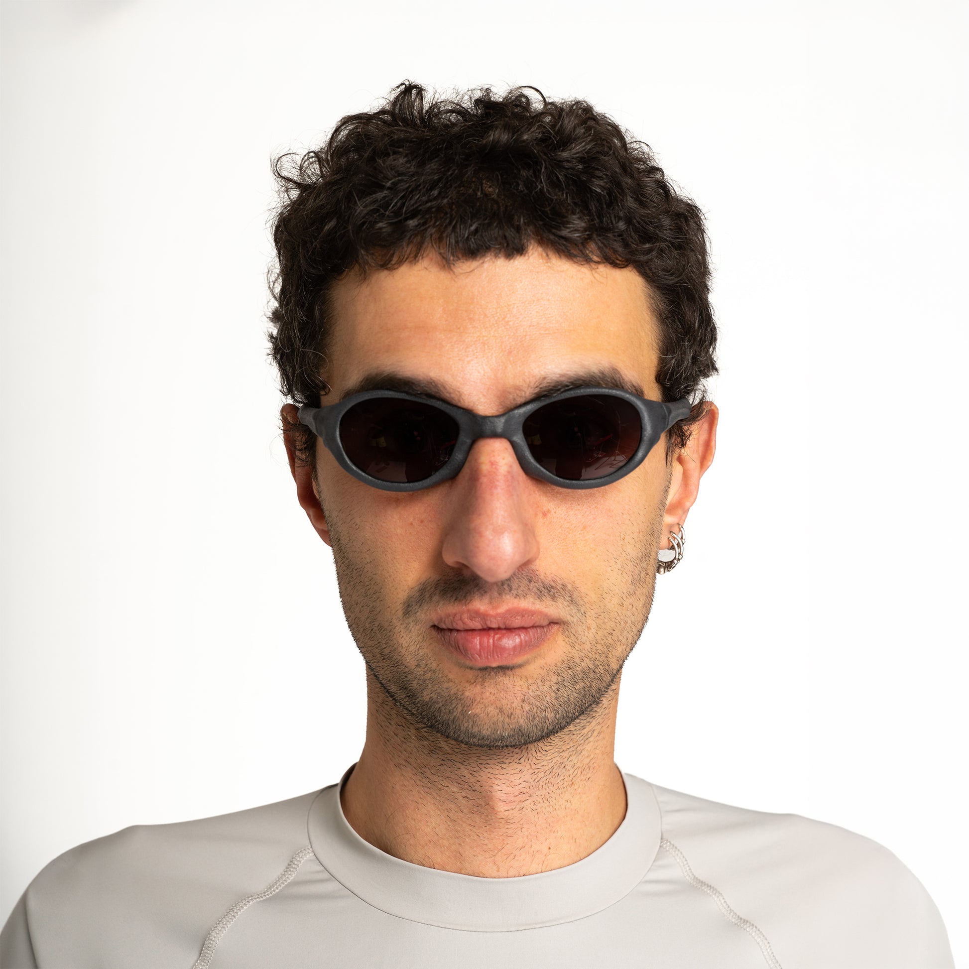 Wormholes Sunglasses – Vulcanic Black / Pyrope Red